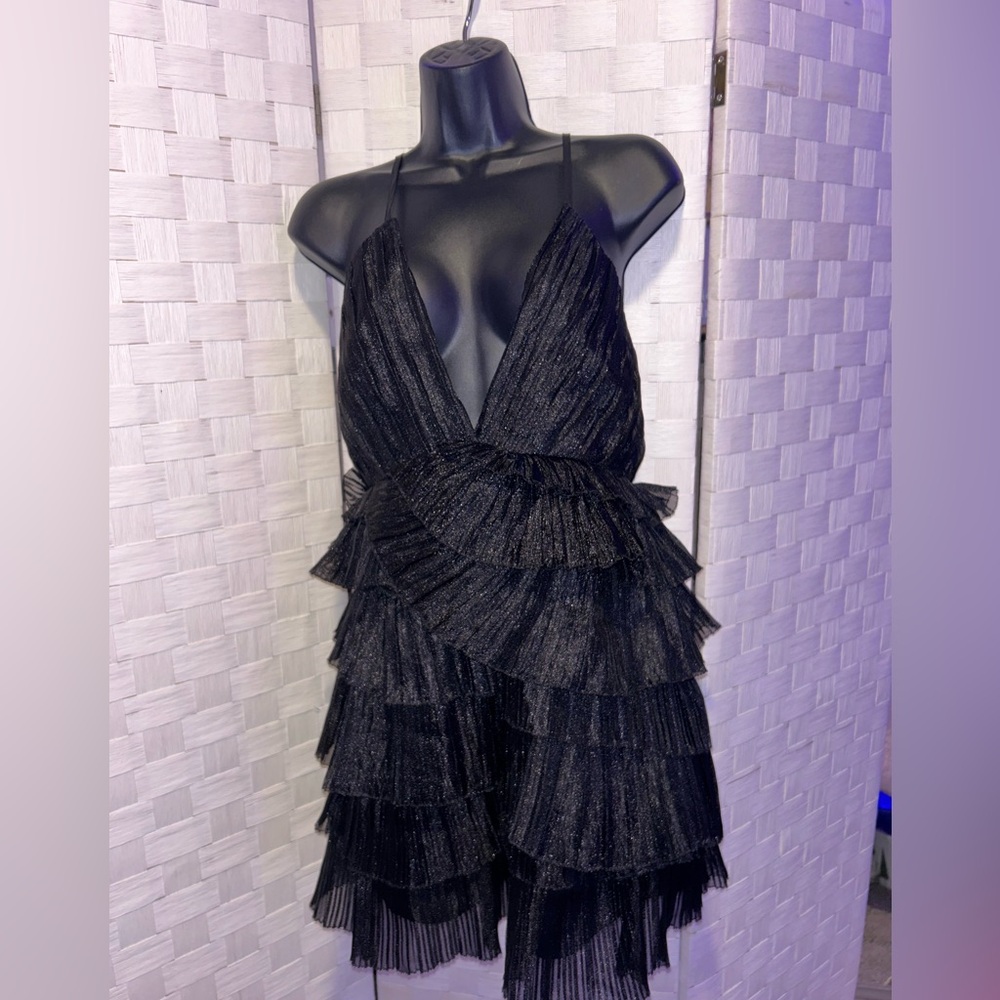 Luxxel Blk Plunge Neck Tiered Mini Dress
